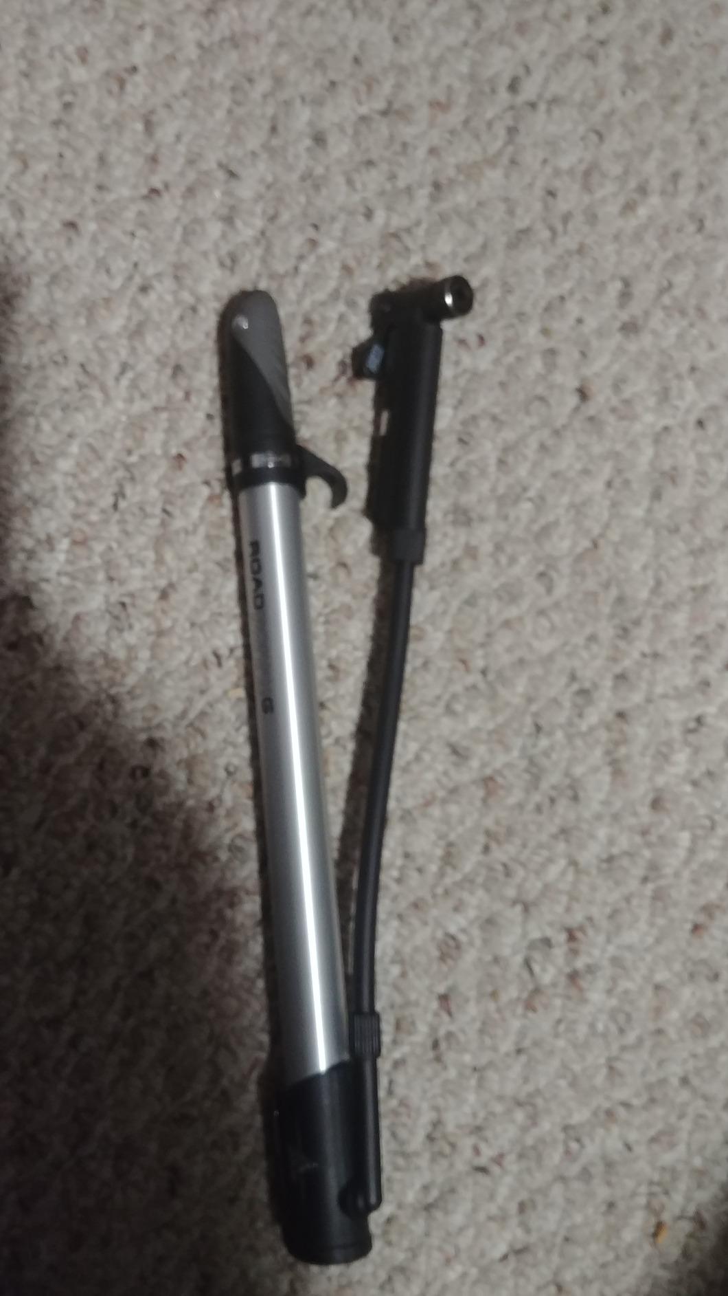 Topeak Road Morph Bike Pump – Portable Mini Floor Pump with Gauge, Fits Presta, Schrader & Dunlop Valves, 140 PSI Max, Aluminum Barrel, Fold-Out Foot Pad, Flexible Hose & Mount Bracket, Lightweight customer photo 1