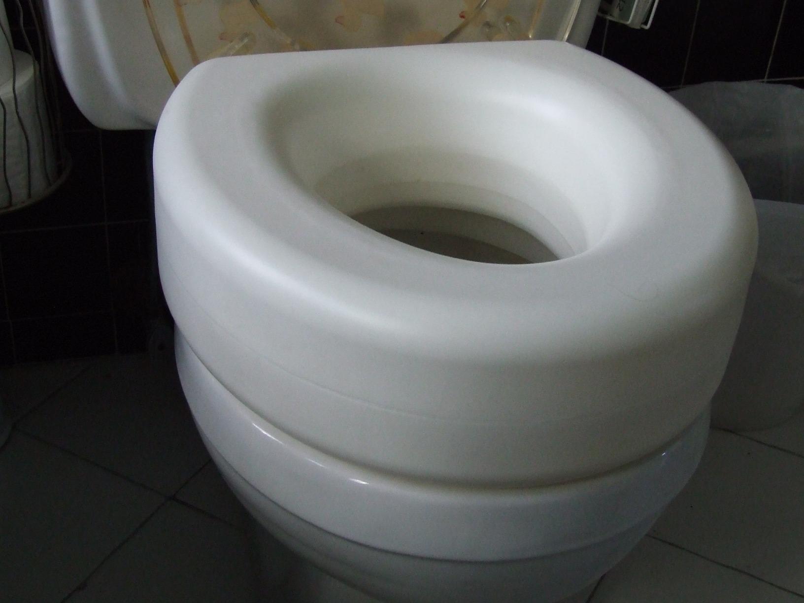 AquaSense 4-Inch Portable Toilet Seat Riser, Elevated Seat for Seniors customer photo 1