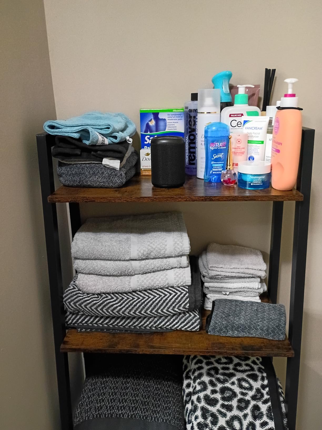 VASAGLE Ladder Shelf, Bookcase Book Shelf, Storage Shelves, 4-Tier, 22In customer photo 1
