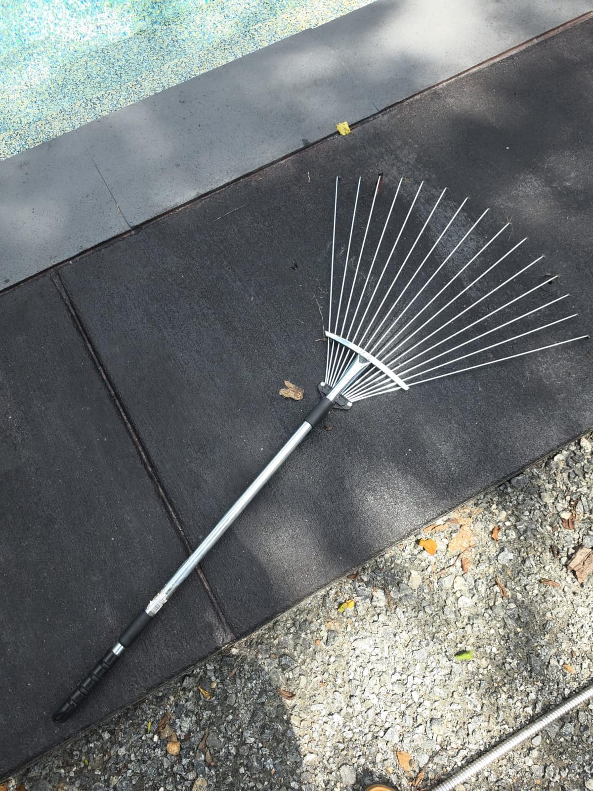 TABOR TOOLS J16A Adjustable Metal Leaf Rake with Expandable Head 8-23