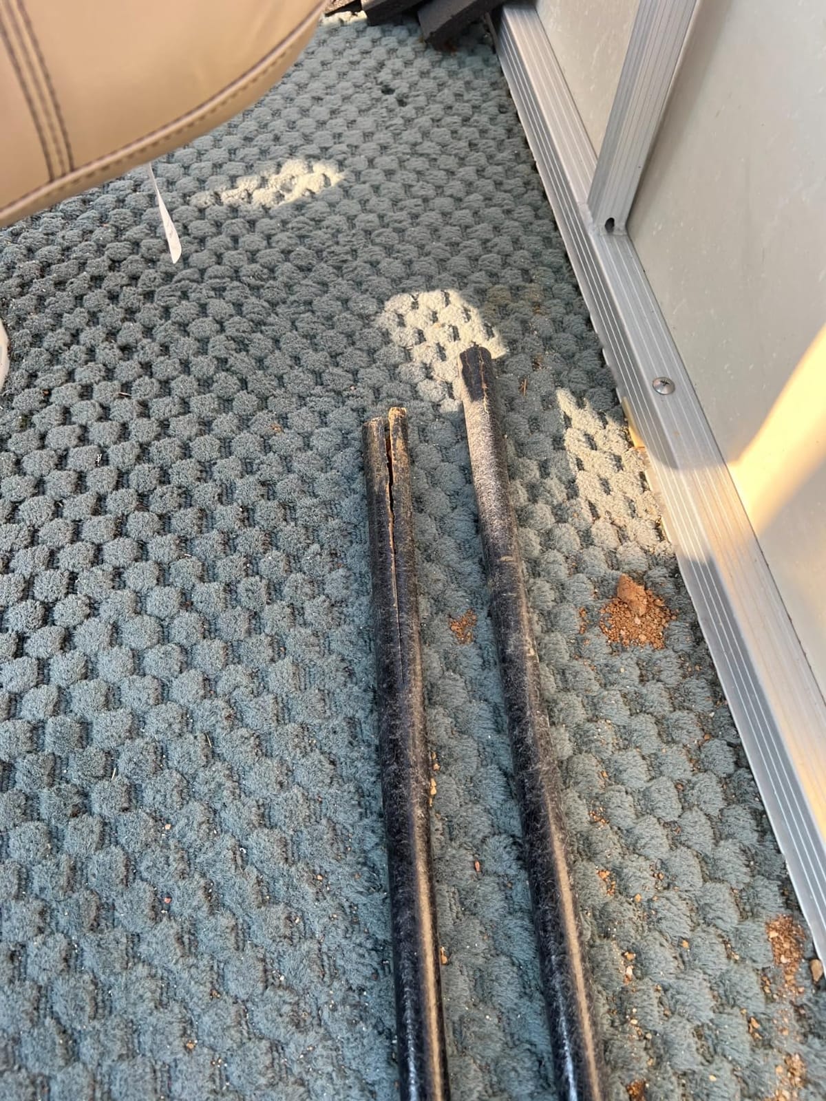 YakGear 01-0079 YakStick Mud Anchor with Mudfoot - 6.5', Black customer photo 2