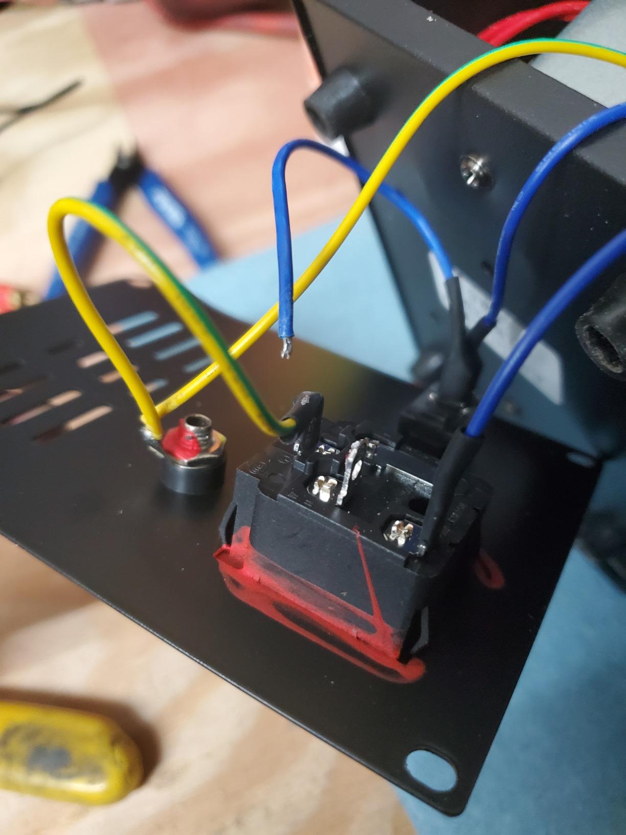8586 110V Solder Station, 2 in 1 Digital Display SMD Hot Air Rework Station and Soldering Iron, 12pcs Different Soldering Tips, Tweezers,Desoldering Pump,700W 480℃ customer photo 1