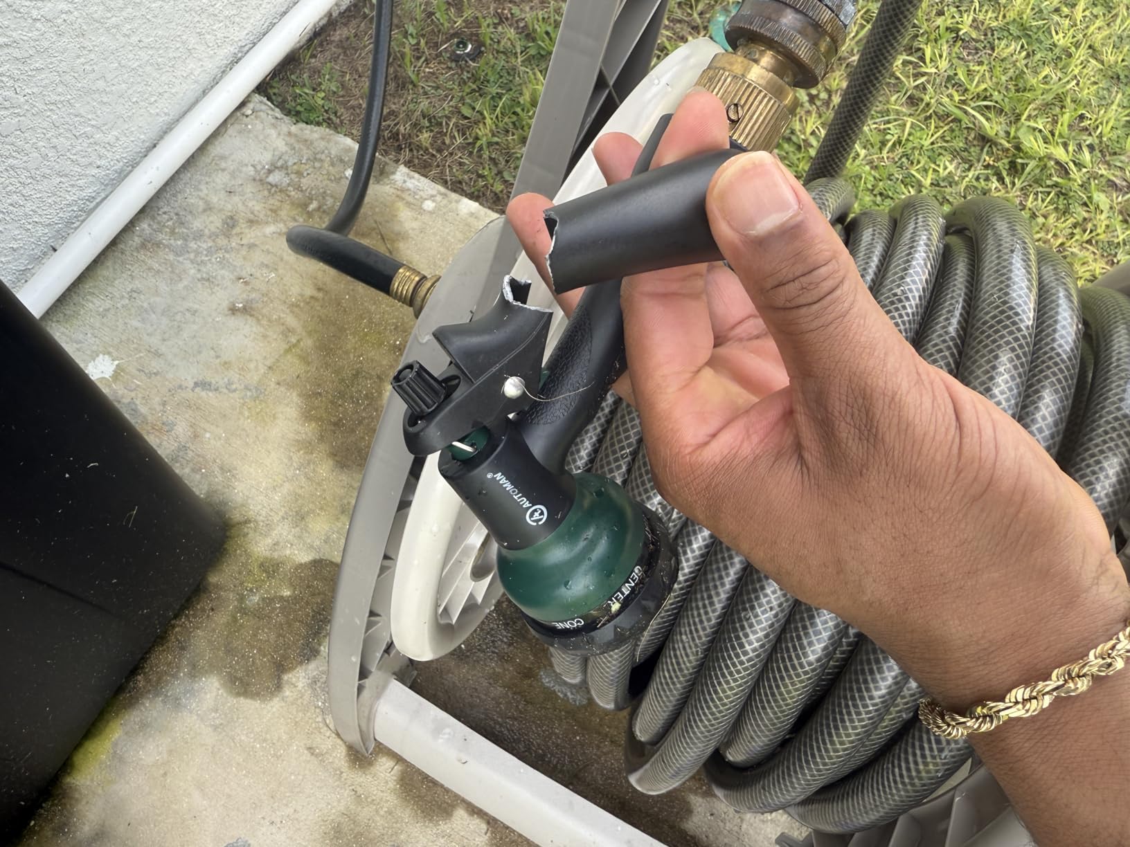 AUTOMAN Garden Hose Nozzle, Water Hose Sprayer Nozzle with 7 Adjustable Watering Patterns, Slip Resistant for Watering Plants, Lawn& Garden, Washing Cars, Cleaning, Showering Pets & Outdoor Fun. customer photo 2
