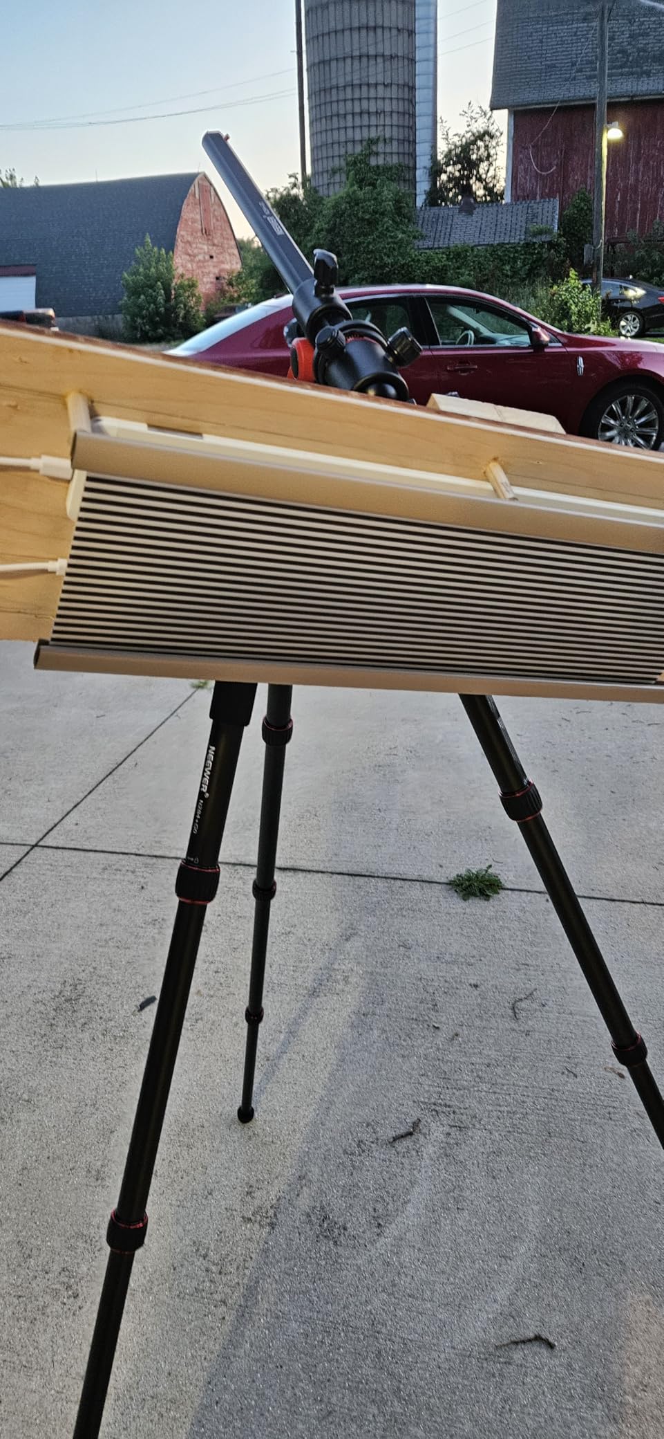 NEEWER 72 Inch Camera Tripod Monopod with Center Column and Ball Head customer photo 1