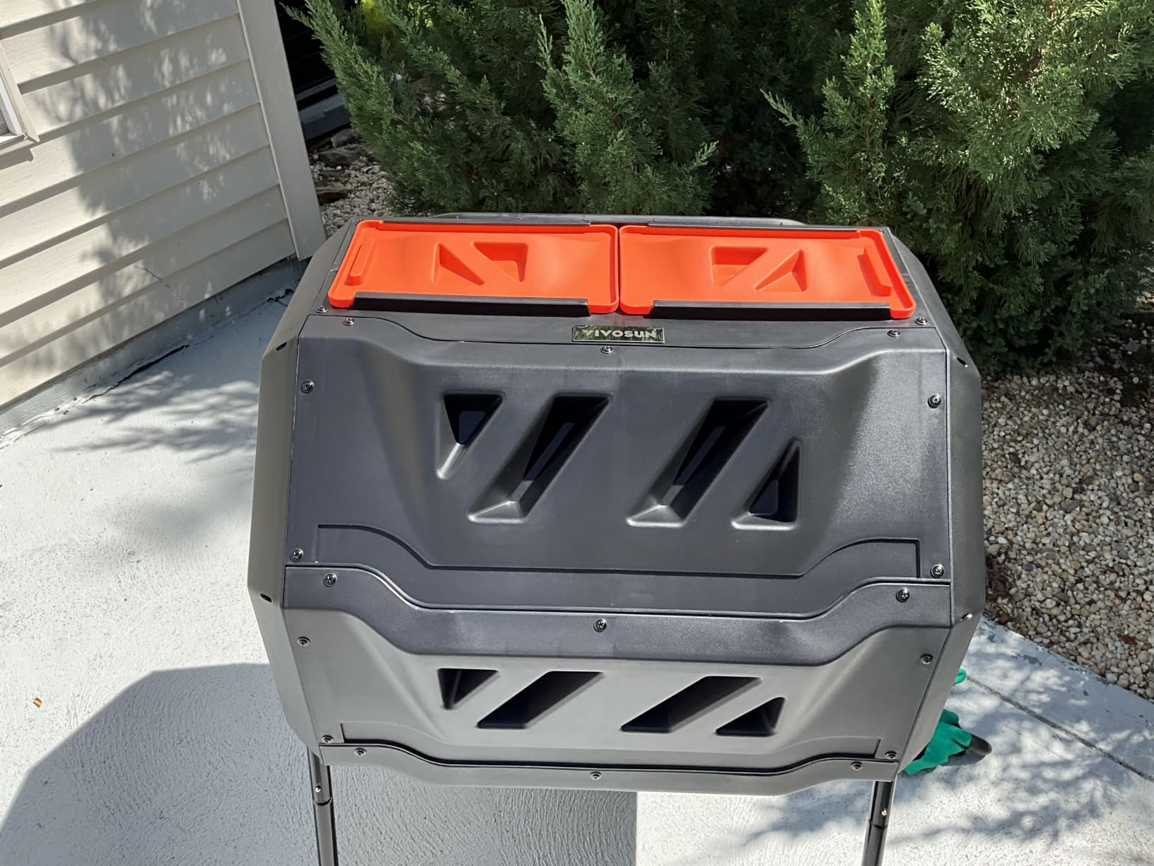 VIVOSUN Outdoor Tumbling Composter Dual Rotating Batch Compost Bin, 43 Gallon Black Door customer photo 1