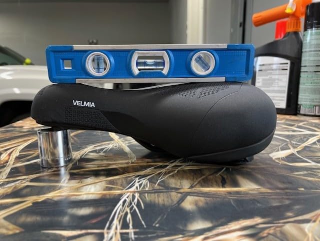 VELMIA Bicycle Saddle - Comfortable Saddle for Men and Women - 3 Zone Concept - Waterproof Bicycle Seat with Ergonomic Design customer photo 1