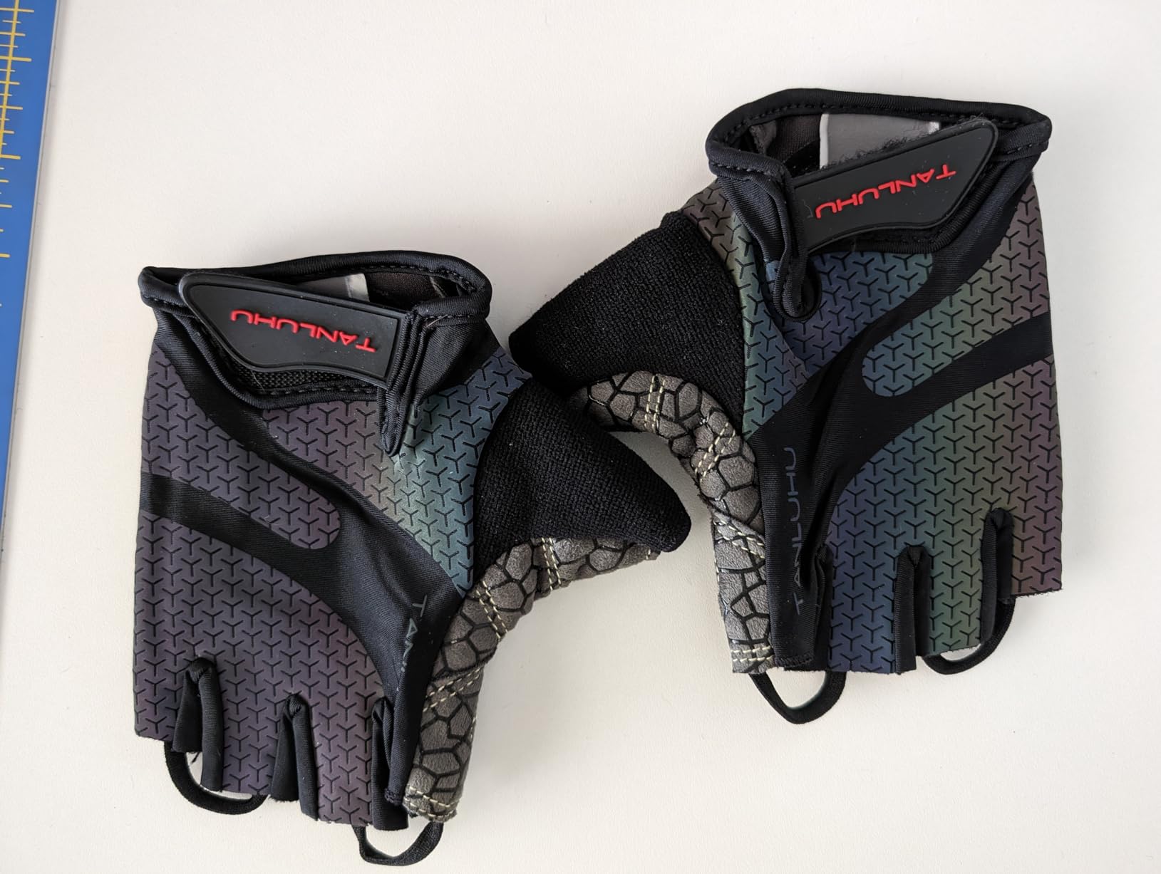 Tanluhu Cycling Gloves - Mountain Bike Half Finger Road Riding Gloves, Breathable, Shock-Absorbing, for Men and Women customer photo 2