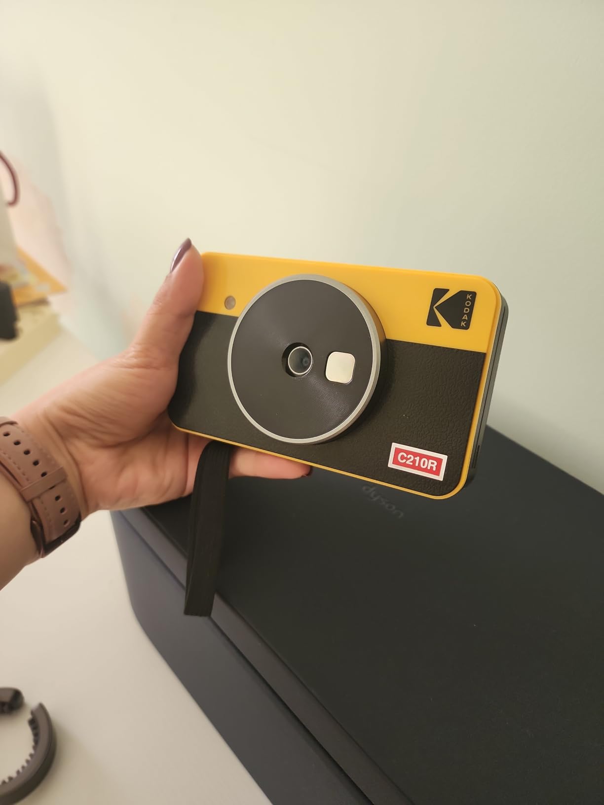 KODAK Mini Shot 2 Retro 2x3 Instant Camera, Photo Printer, 38 Sheet, White customer photo 1