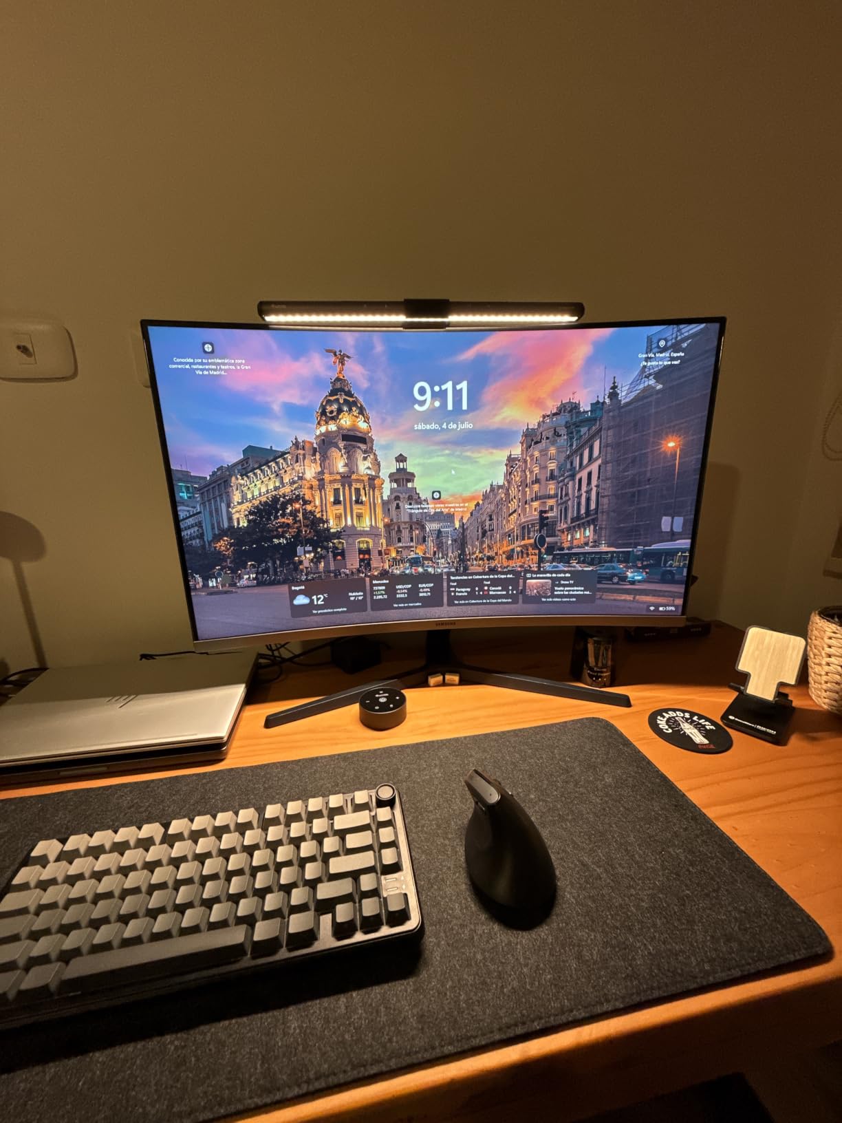 Quntis Computer Monitor Lamp, Screen Monitor Light Bar for Eye Caring, USB Reading LED Task Lamp with Auto-Dimming, Dimmable Light Bar, Touch Control, No Glare Space Saving Home Office Desk Lamps customer photo 2