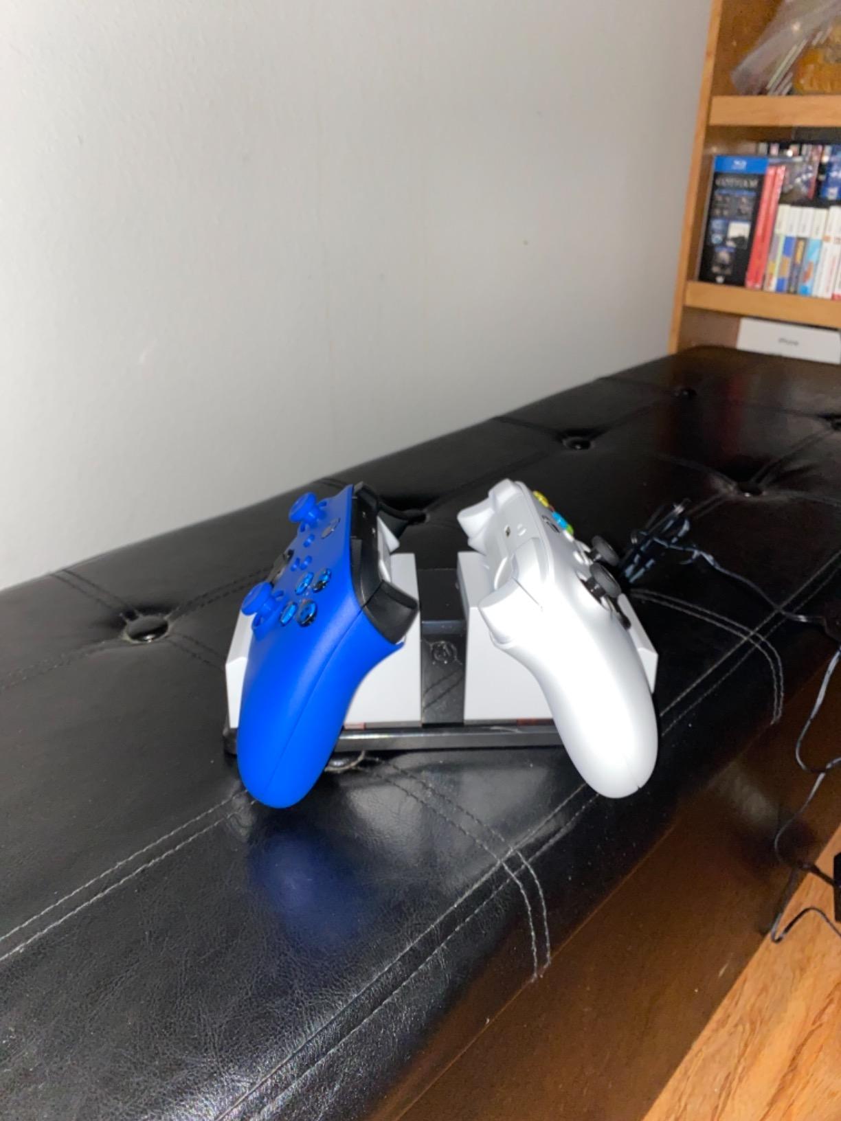 PowerA Dual Charging Station for Xbox Series X|S - White customer photo 1
