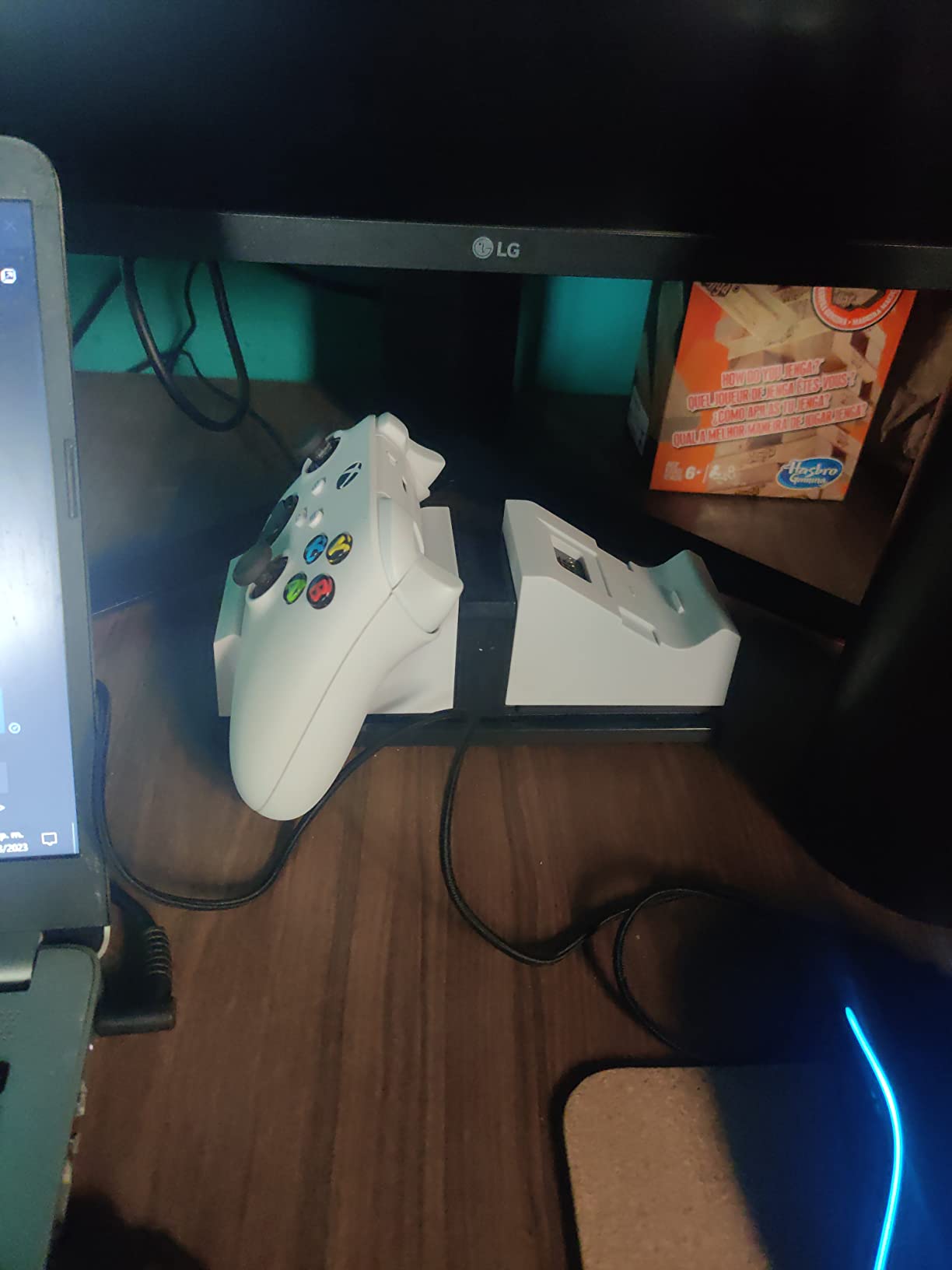 PowerA Dual Charging Station for Xbox Series X|S - White customer photo 2