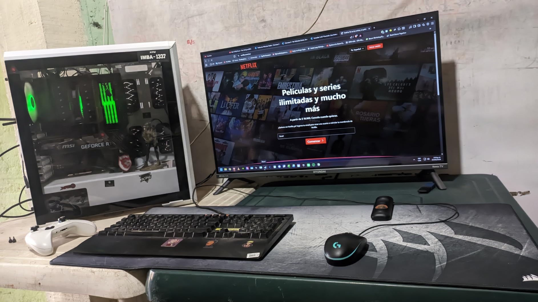 Corsair MM350 PRO Extended XL Premium Spill-Proof Cloth Gaming Mouse Pad – 36.6” Width x 15.7” Height Surface – Black/Gray customer photo 1