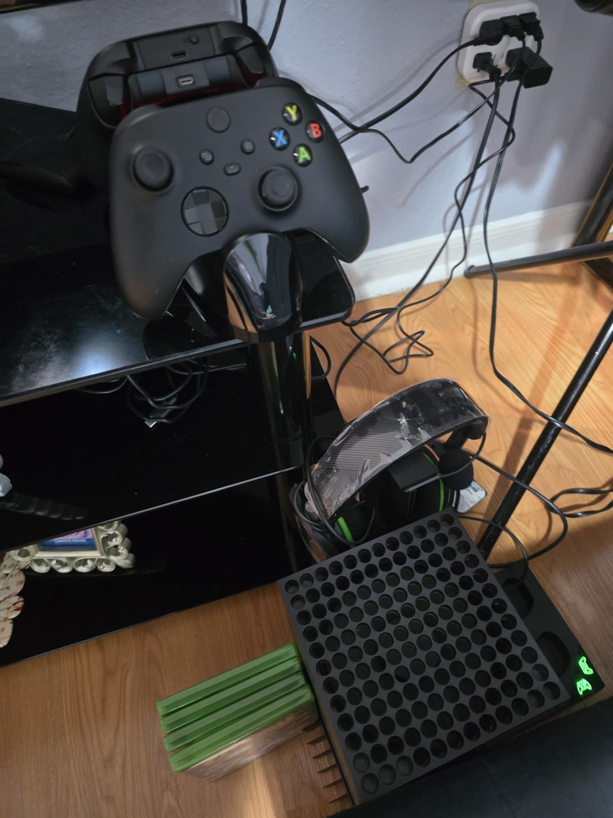 Auarte Controller Charger for Xbox One/Series X|S/Elite Controller customer photo 1