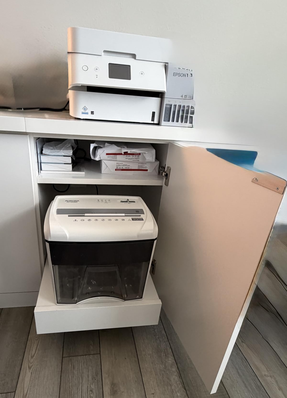 Aurora AU1285MD Compact Desktop-Style High Security 12-Sheet Micro-Cut Paper and CD/Credit Card/Junk Mail Pullout Basket Shredder, White/Black customer photo 2