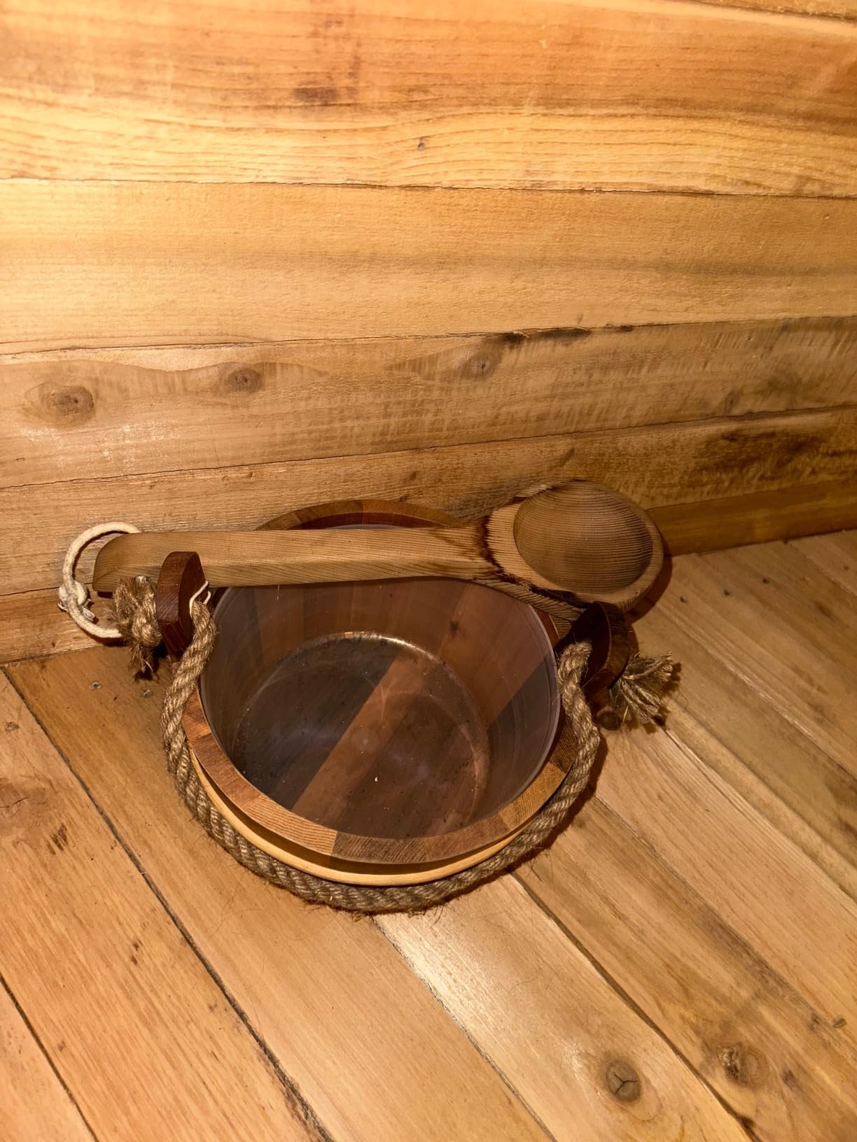HSE Cedar Sauna Bucket & Ladle (4L, Red Cedar) customer photo 1