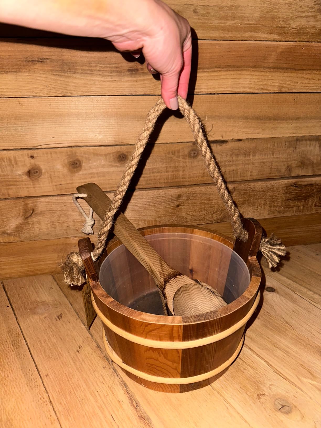 HSE Cedar Sauna Bucket & Ladle (4L, Red Cedar) customer photo 2
