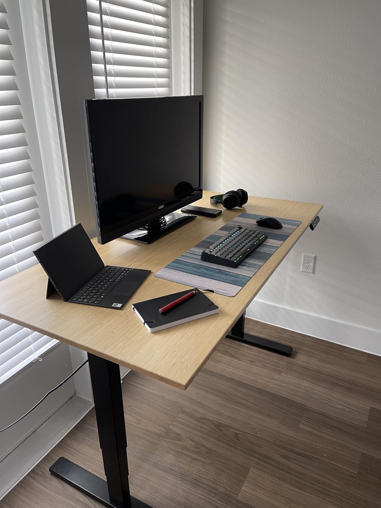 FlexiSpot E6 Bamboo 3-Stage Dual Motor 60 x 30 Electric Standing Desk Sit Stand Up Desk, Holds 220 lbs, Adjustable Height w/ Memory Presets, Solid Bamboo Desktop & Black Frame, Ships in 2 Boxes customer photo 2