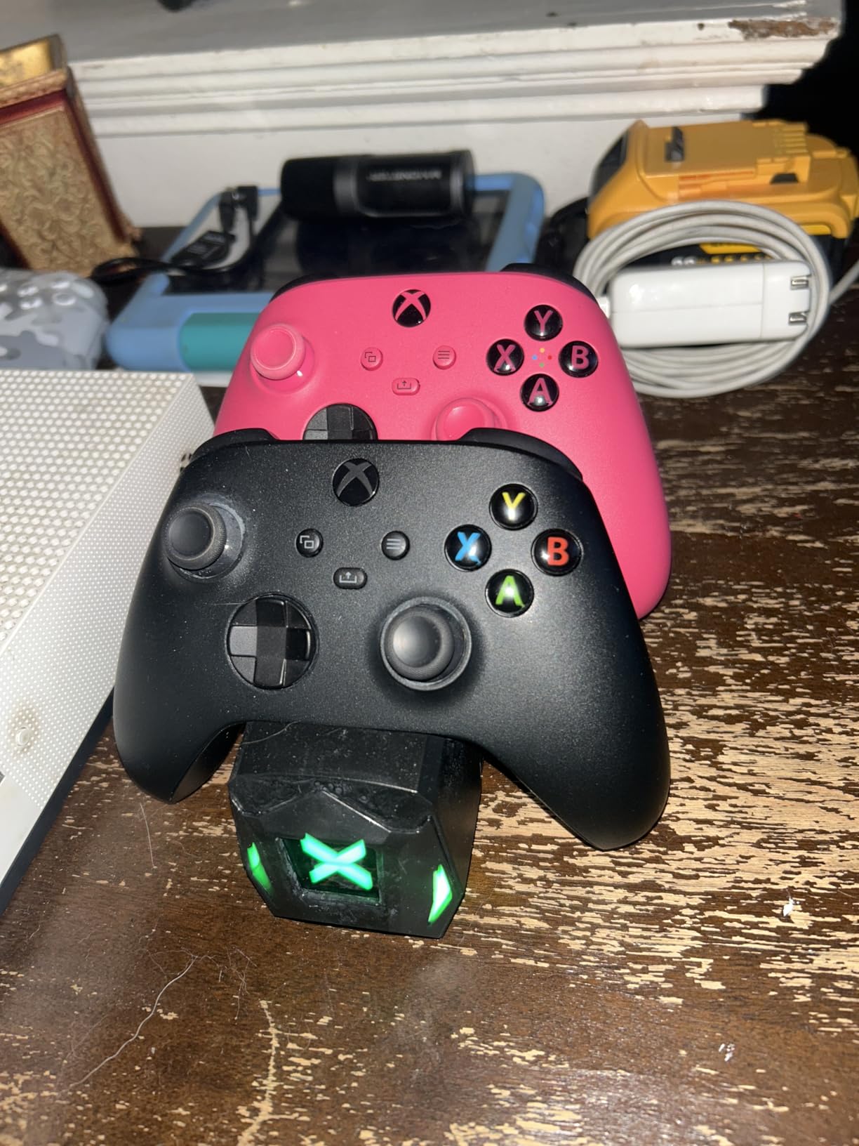 Upgraded Controller Charger Station with 2x6200mWh Rechargeable Battery Packs for Xbox One/Series X|S, Dual Charging Dock for Xbox One Battery Pack (Controller not Included) customer photo 2