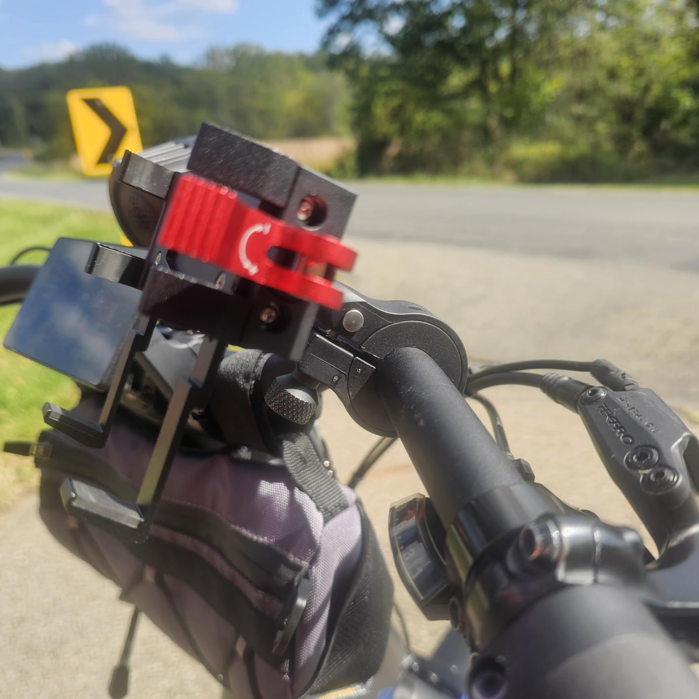 Tiakia Bike Phone Mount Holder, 360° Rotation for 4.5-7 Inch Handlebar customer photo 1