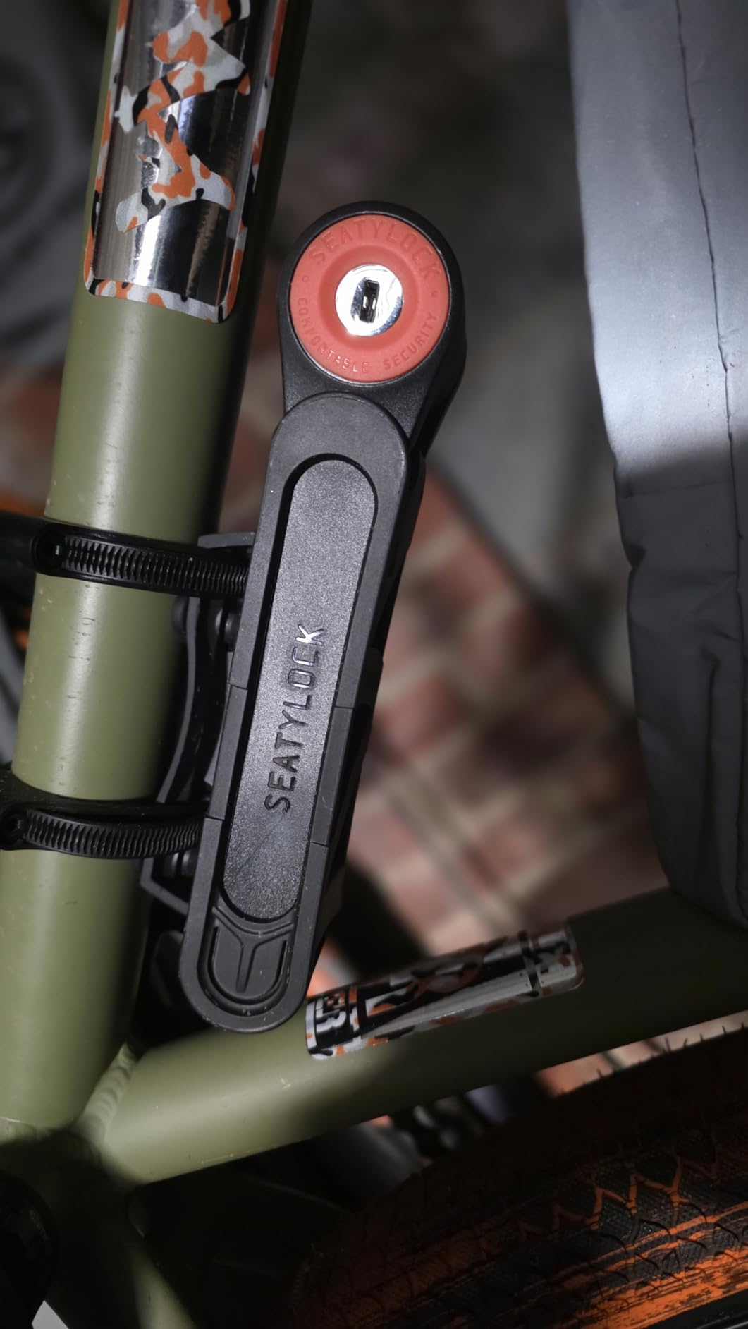 Seatylock FoldyLock Compact Lightweight Patented Folding Bike Lock 33.5 in customer photo 2