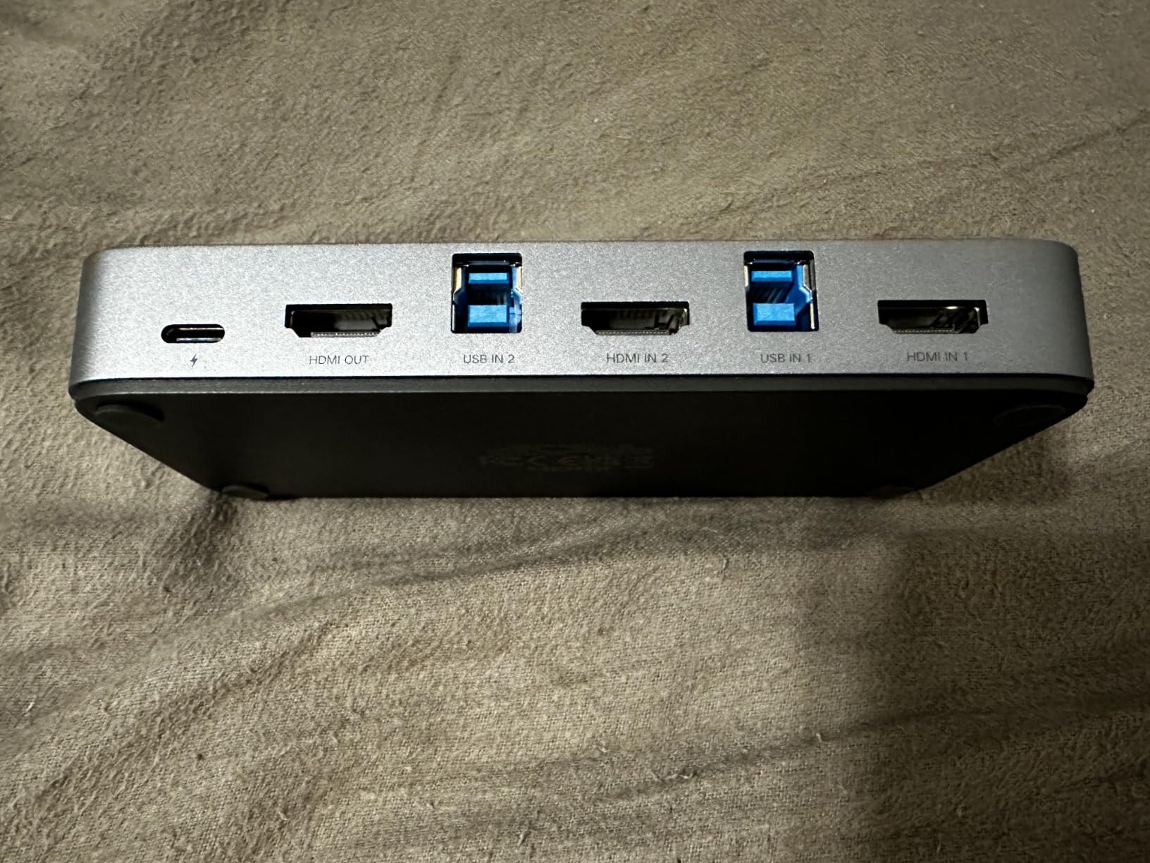 UGREEN HDMI KVM Switch 1 Monitor 2 Computers, Aluminum, 4K@60Hz, 4 USB 3.0 customer photo 1