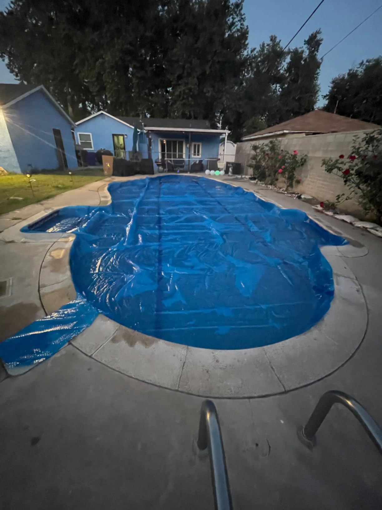 In The Swim 20' x 40' Standard Blue Rectangle Solar Pool Cover 8 Mil customer photo 1