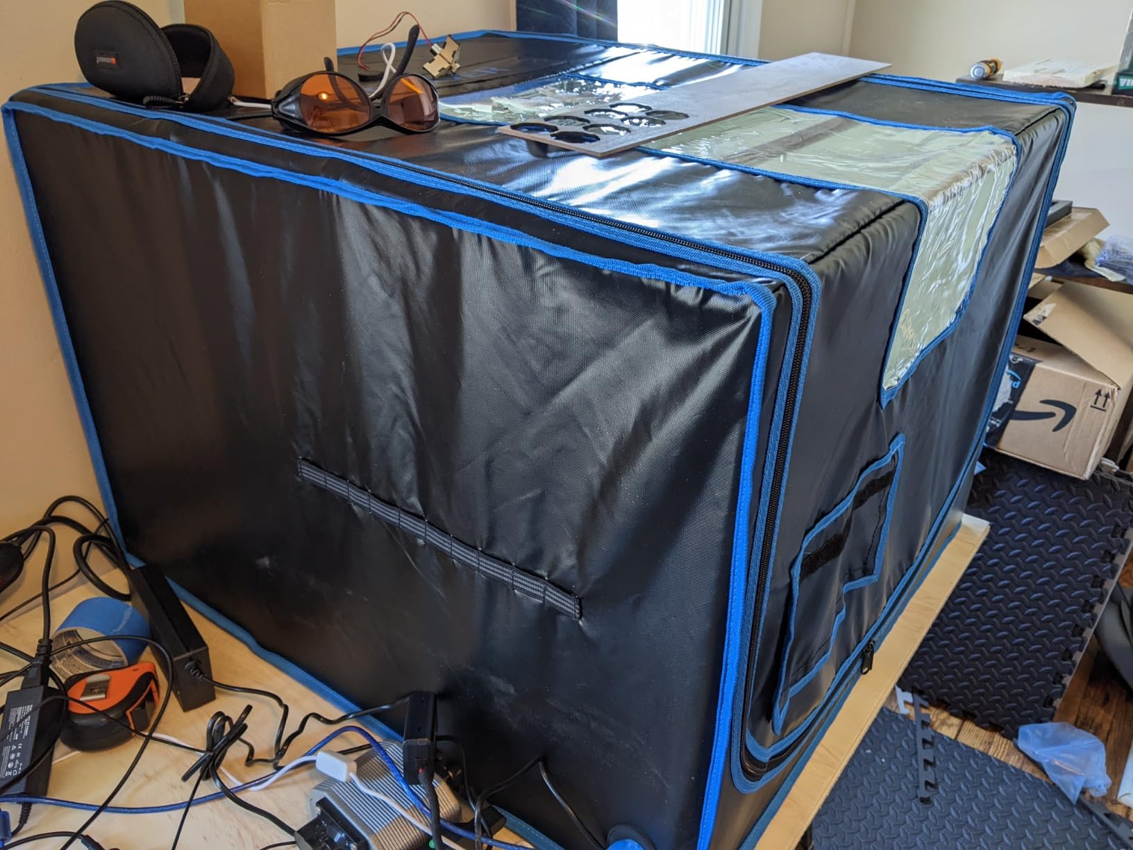 LONGER Laser Engraver Large Size Enclosure with Vent, 31 * 28.7 * 20.8 Inches (790 * 730 * 530 MM) for Most Laser Engraving Machine Insulates Against Smoke and Odor, Noise Reduction, Eye Protection customer photo 1