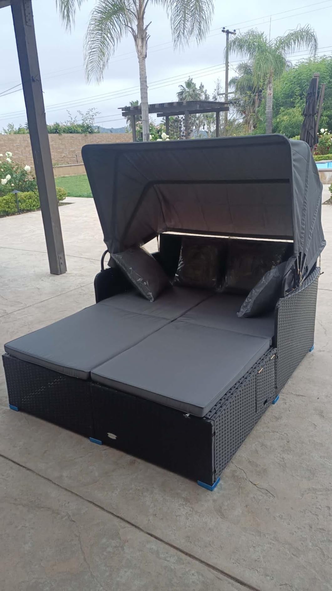 ORALNER Outdoor Daybed, 2-Person Wicker Patio Sofa with Retractable Canopy, Cushions & Pillows, 2 Side Trays, PE Rattan Sunbed Double Lounger for Deck Poolside Garden Balcony (Navy) customer photo 2