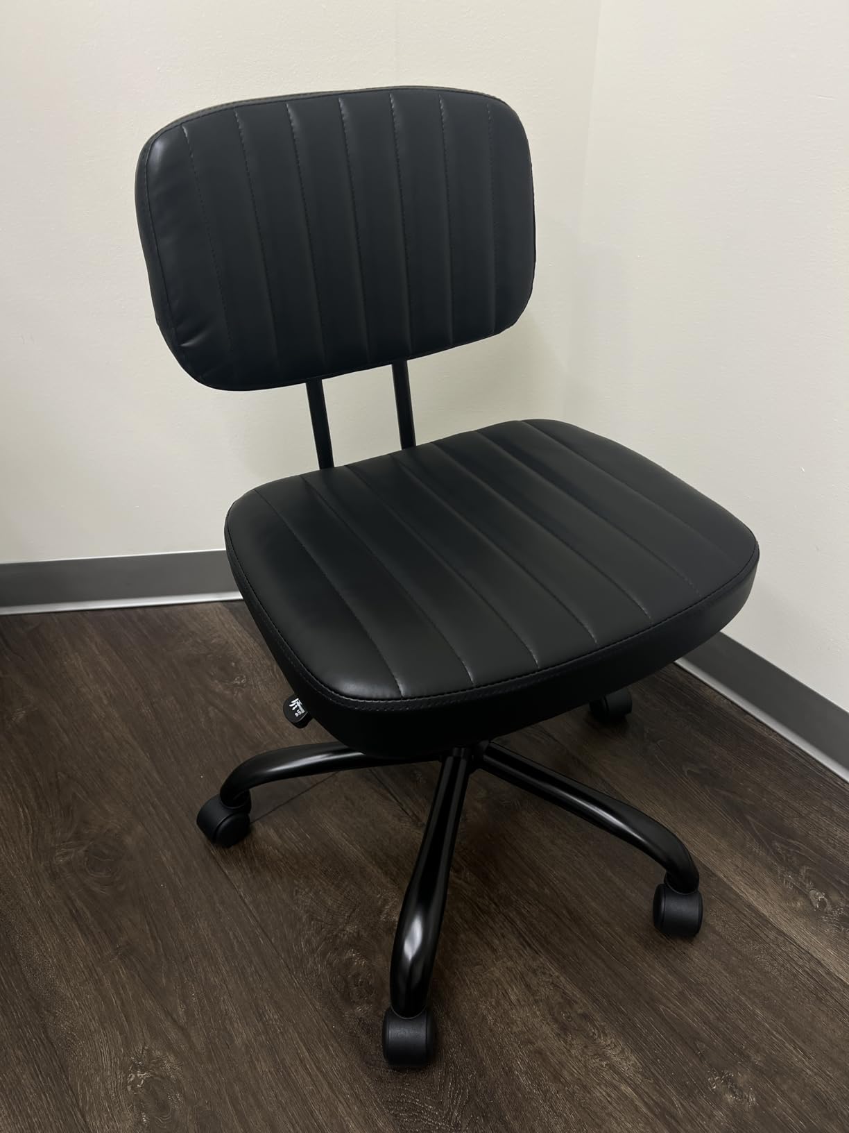 DUMOS Small Desk Chair, Home Office Chair, Lumbar Support customer photo 1
