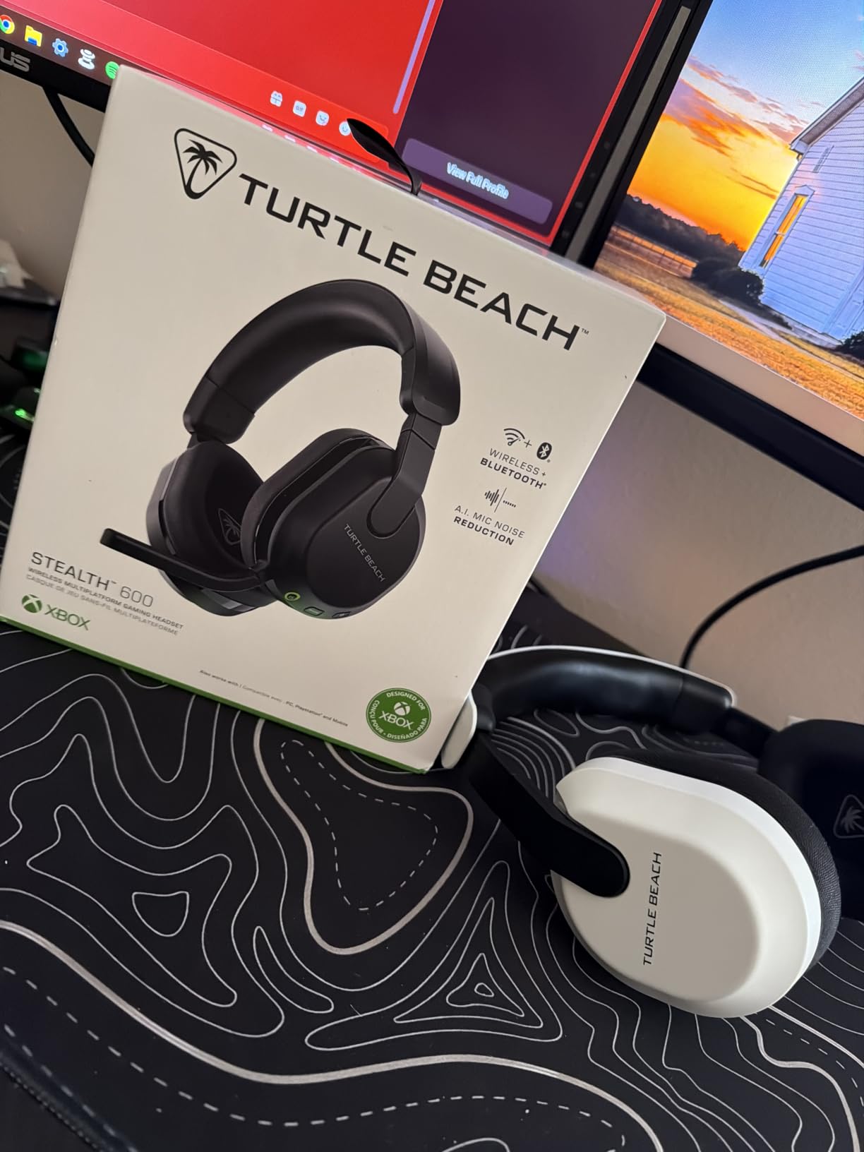 Turtle Beach Stealth 600 Wireless Gaming Headset for Xbox, PS5, PC, Mobile customer photo 1