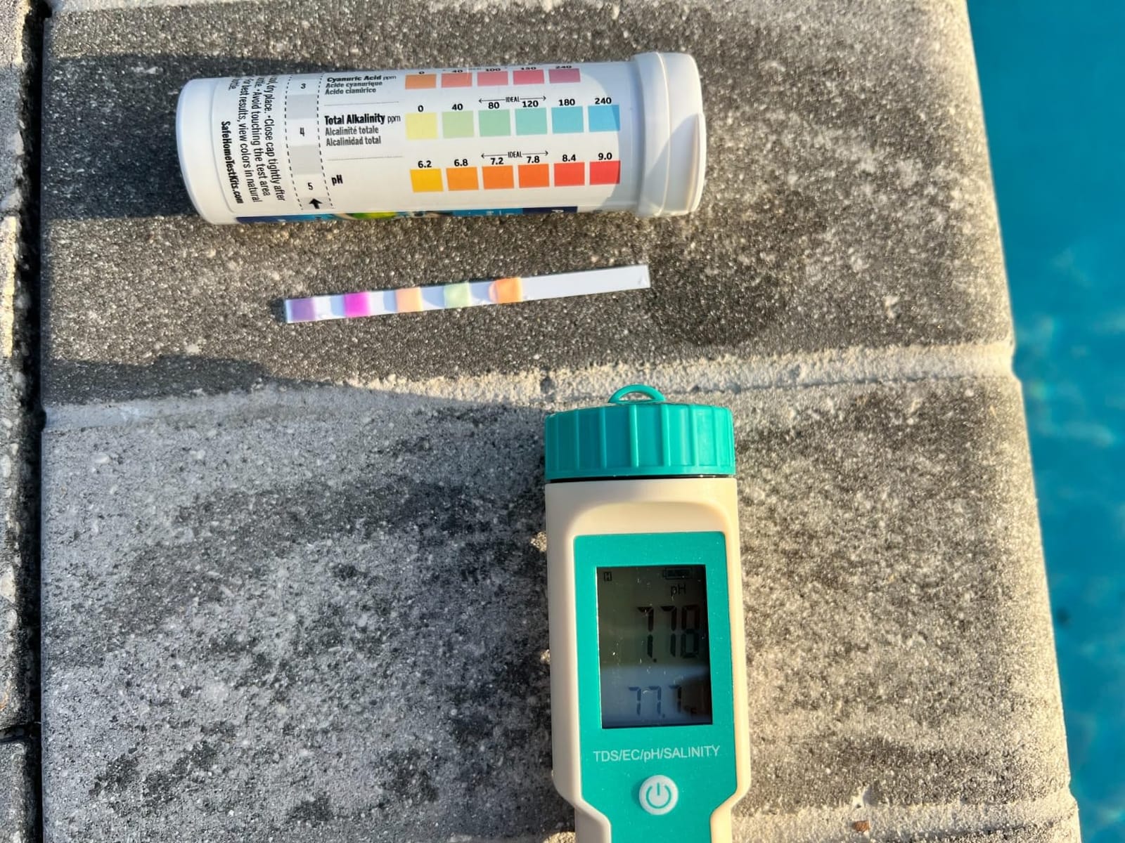 Pool Salt Tester - Multifunctional 5 in 1 Salinity, PH, TDS, EC, and Temperature Meter, Pool Salinity Testing Kit, Digital Salinity Tester for Swimming Pool,Saltwater, Sea Water, Aquarium customer photo 1
