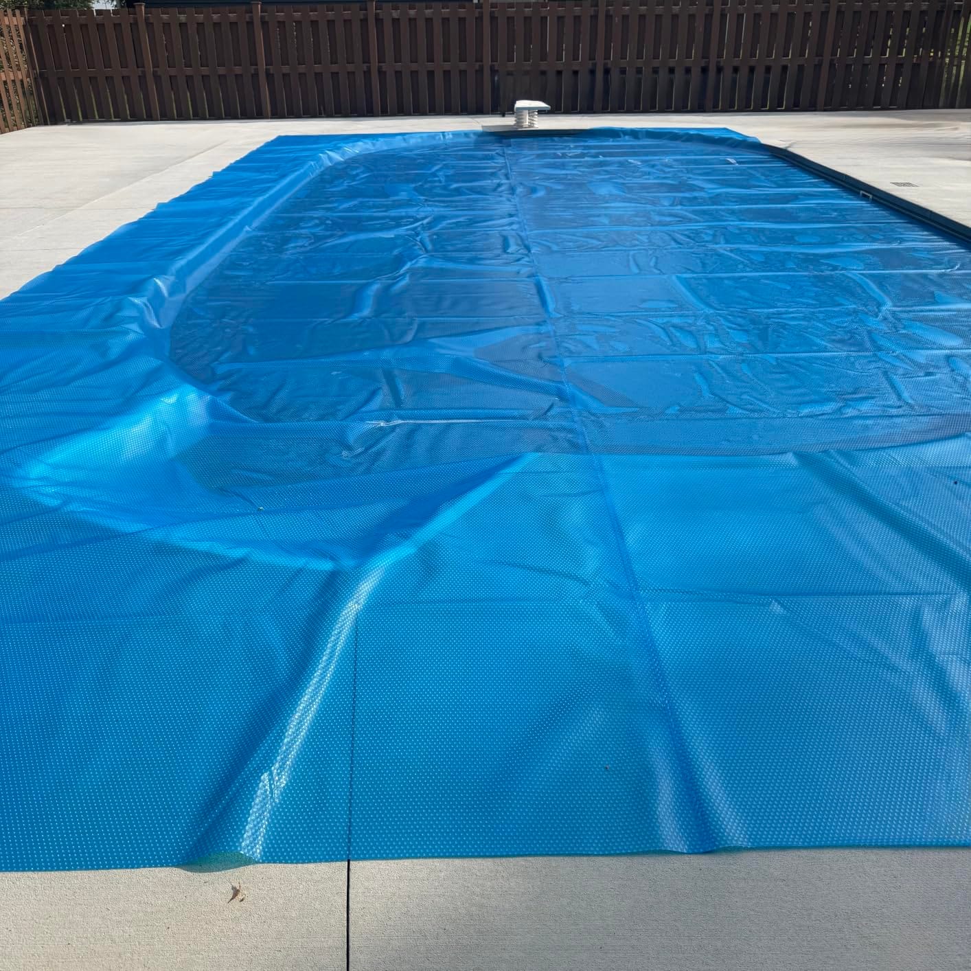 VEVOR Solar Pool Cover 40 x 20 ft, 12 Mil Rectangle Solar Blanket Blue customer photo 1