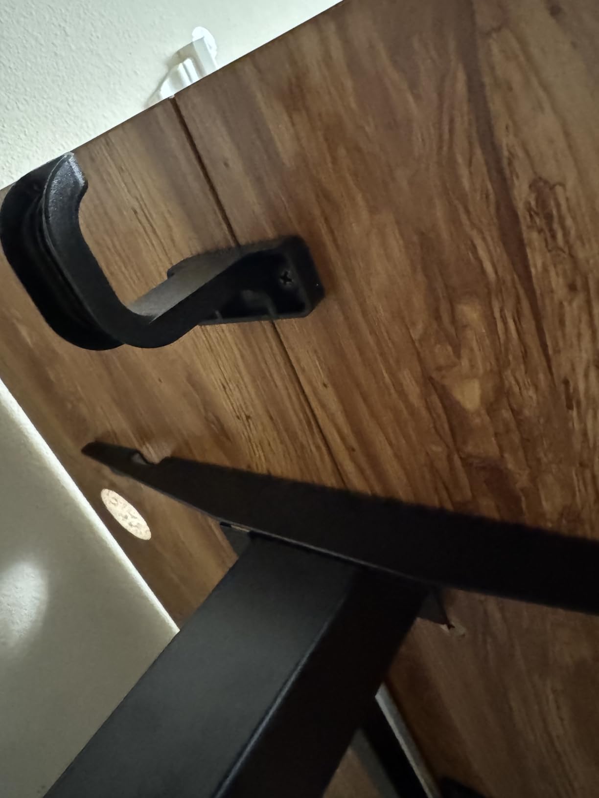 YIHAYO Low Height Adjustable Desk, Lifts 18.1-28.3 Inches, Electric Standing Desk for Short People, 48 x 24 Inches Computer Table with Splice Board for Home Office, Black customer photo 1