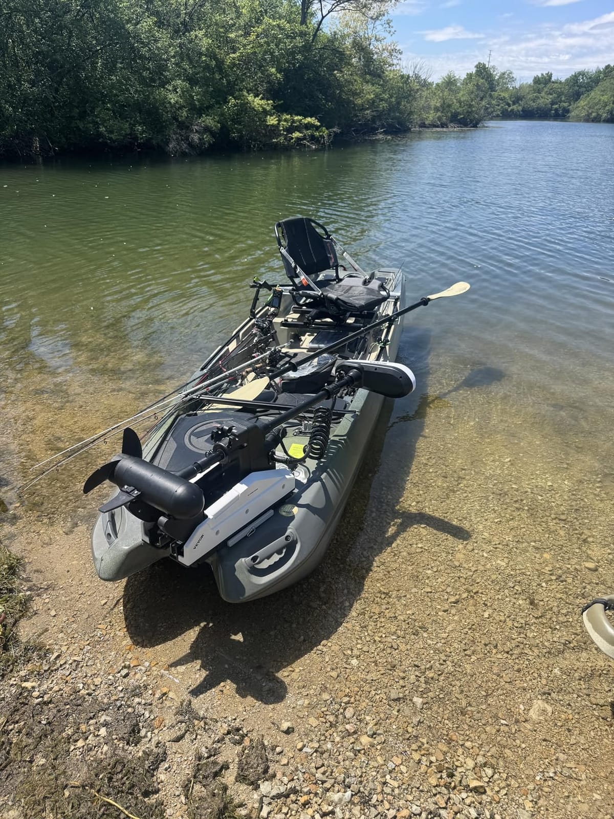 VEVOR Electric Trolling Motor, 55lbs Thrust with GPS, 10-Speed Bow Mounted Saltwater Outboard Boat Motor with Remote Control & LCD Battery Indicator, for Kayaks, Fishing Boats, 36-Inch Shaft customer photo 1