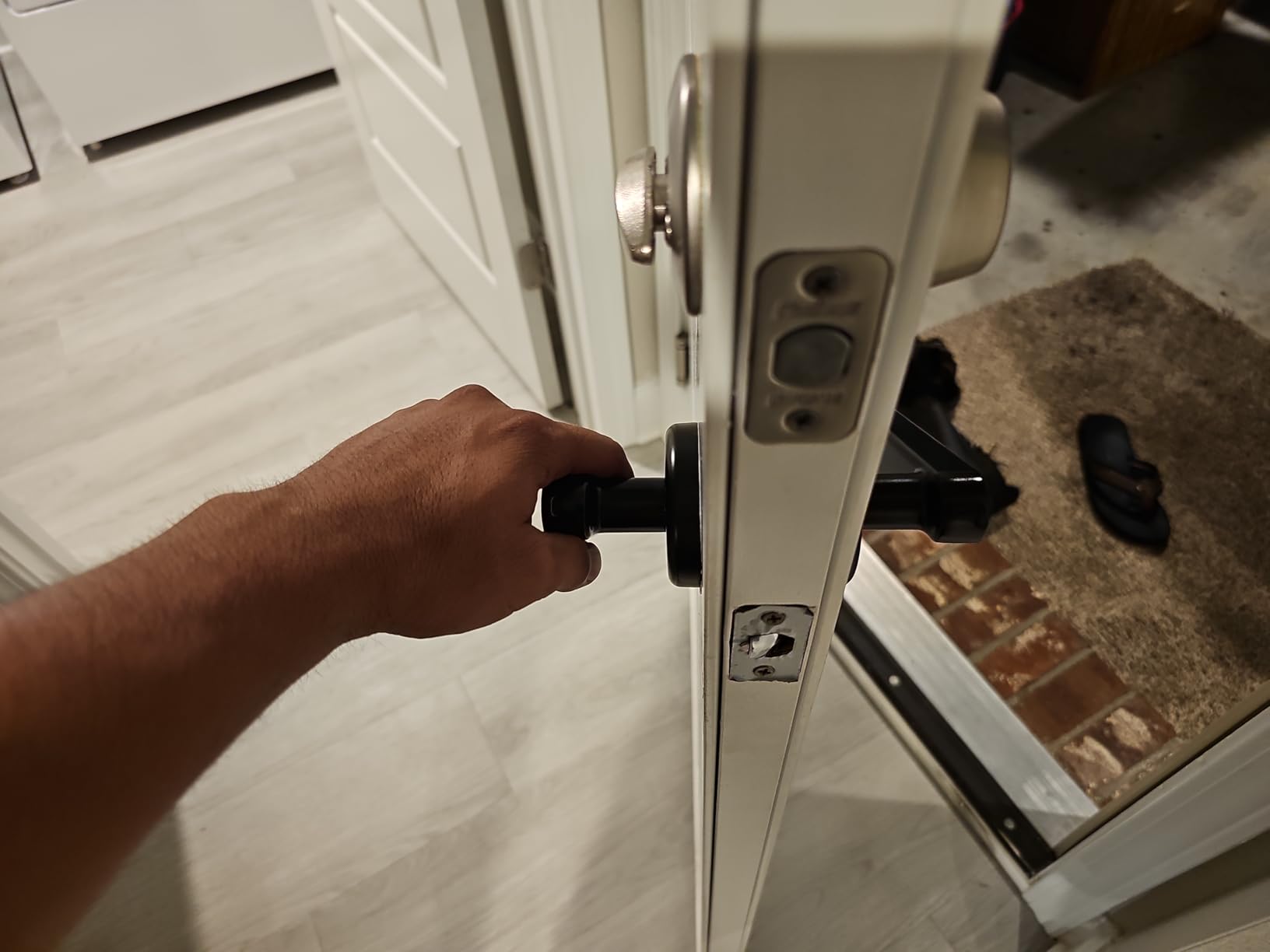 Fingerprint Smart Lever Lock TUYA APP Control Keyless Entry Bluetooth Touchscreen Indoor Handle Biometric Electronic Digital Door Knob with Keypad Suitable for Hotel Office Apartment Bedroom customer photo 2