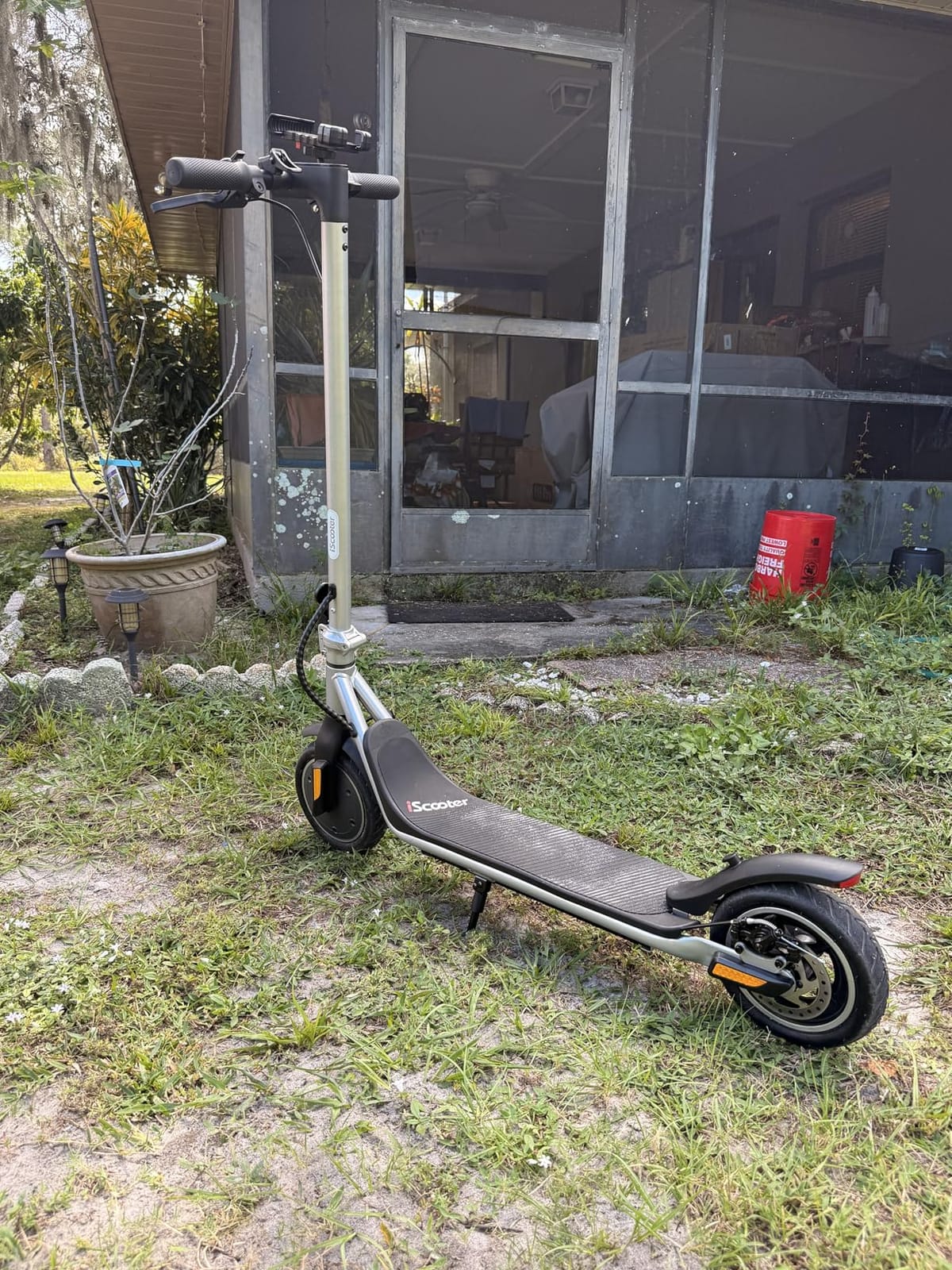 iScooter Electric Scooter for Adults&Big Kids, Portable Foldable E-Scooter customer photo 1