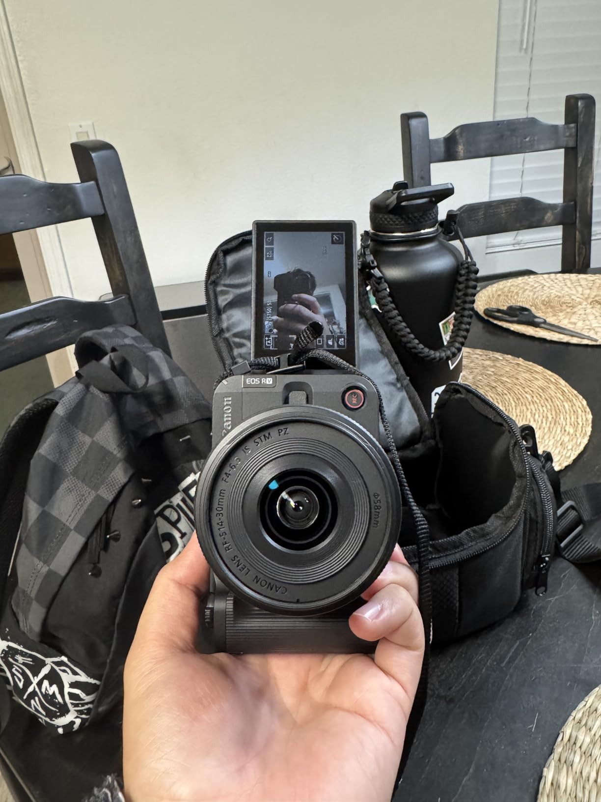 Canon EOS R50 V Mirrorless Camera with 14-30mm Lens Bundle customer photo 1