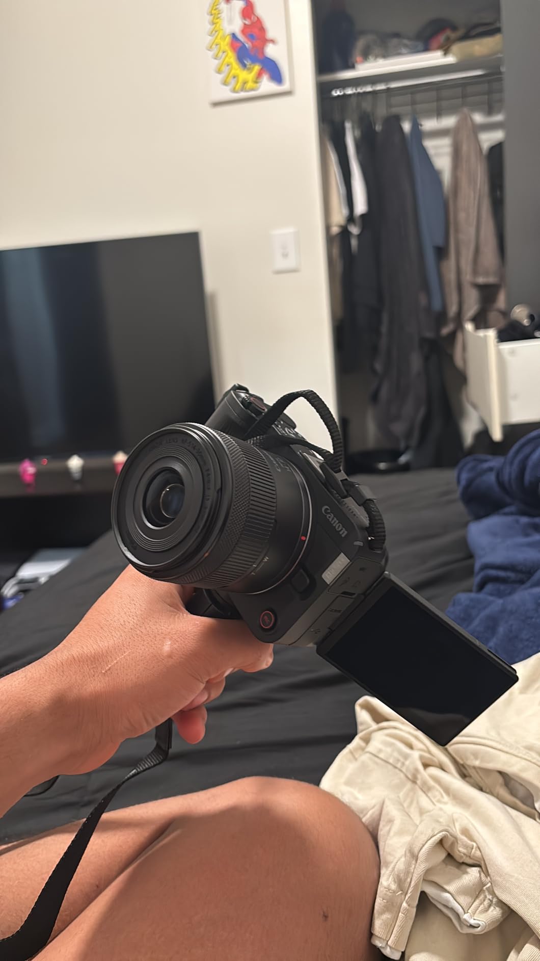 Canon EOS R50 V Mirrorless Camera with 14-30mm Lens Bundle customer photo 2