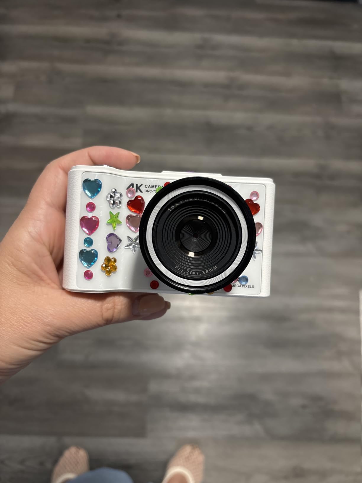 W & O 4K Digital Camera for Photography,Flip Screen Digital Camera for Kids customer photo 1