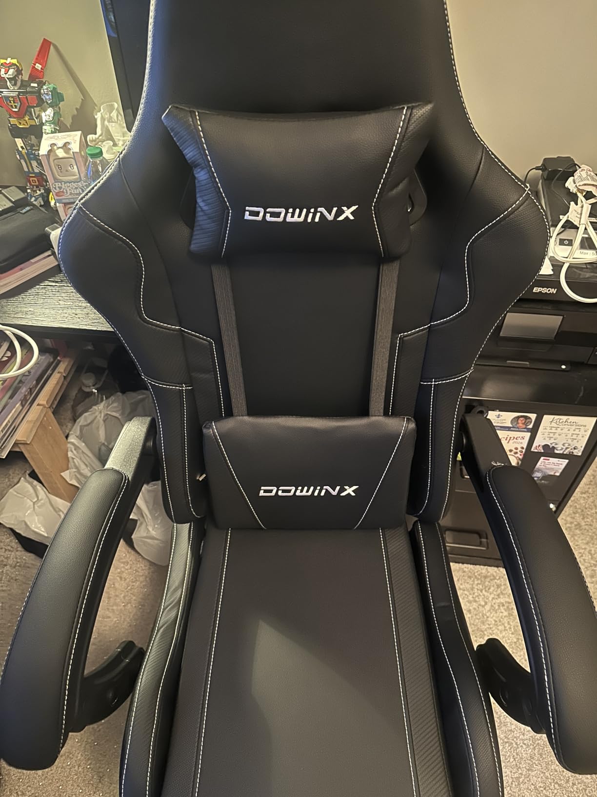 Dowinx Ergonomic Gaming Chair with Footrest & Massage Lumbar, 2D-Linkage Armrests for Computer Chair 330lbs with Headrest Pillow for Office, Home, Streaming and Long Gaming Sessions, White customer photo 2