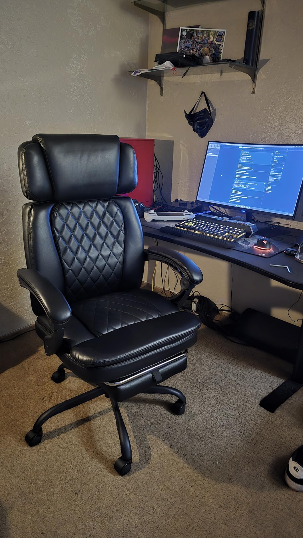 400lbs Executive Office Chair with Foot Rest for Heavy People, Ergonomic Big and Tall Desk Chair with Adjustable Headrest, High Back PU Leather Comfy Heavy Duty Computer Chair (White) customer photo 1