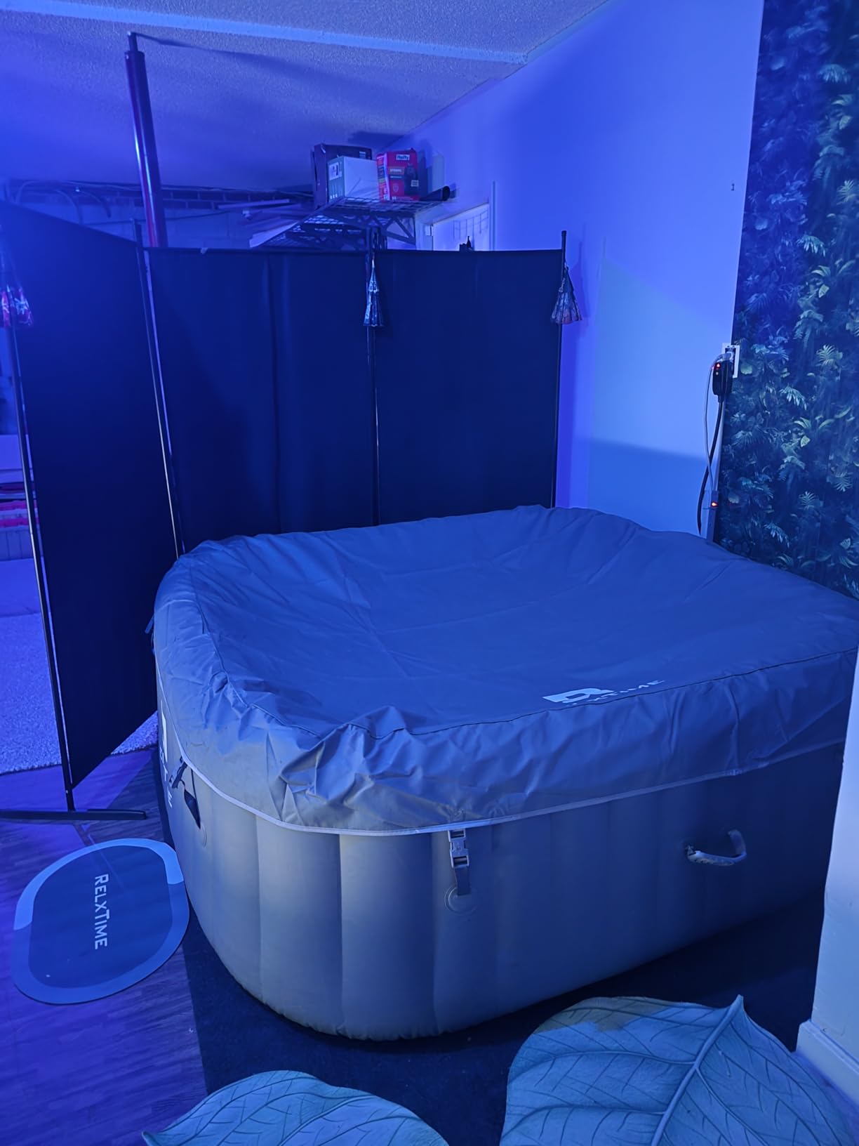 Inflatable Hot Tub, 4-6 Person Square Portable Spa, Outdoor Hot Tub with 130 Bubble Jets and Built-in Heater Pump, 72.8