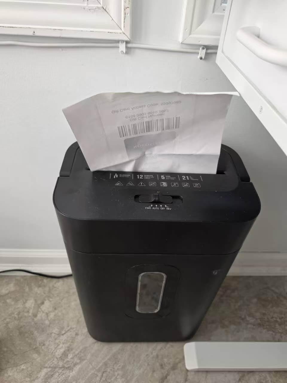 12-Sheet Cross Cut Paper Shredder, 5.55 Gallon Heavy Duty Shredder for Home Office, P-4 High Security Shredders for Paper/Credit Card/Mail/Staples/Clips, Portable Handle Design customer photo 2